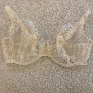 WACOAL • Scene Stealer • White Lace Bra • Sheer, Underwire Bra • Size 40F (DDD)